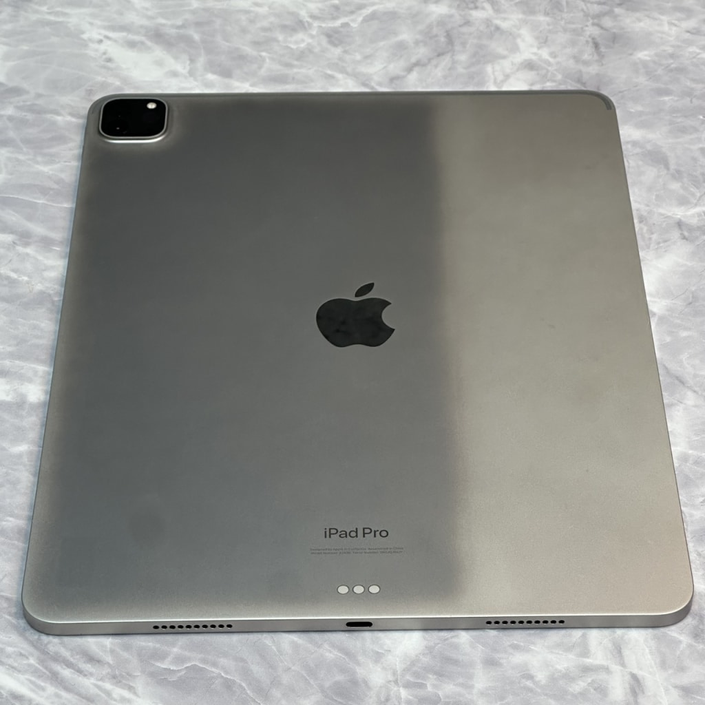 Apple iPad Pro 12.9インチ（第6世代） Wi-Fiモデル 128GB スペースグレイ MNXP3J/A