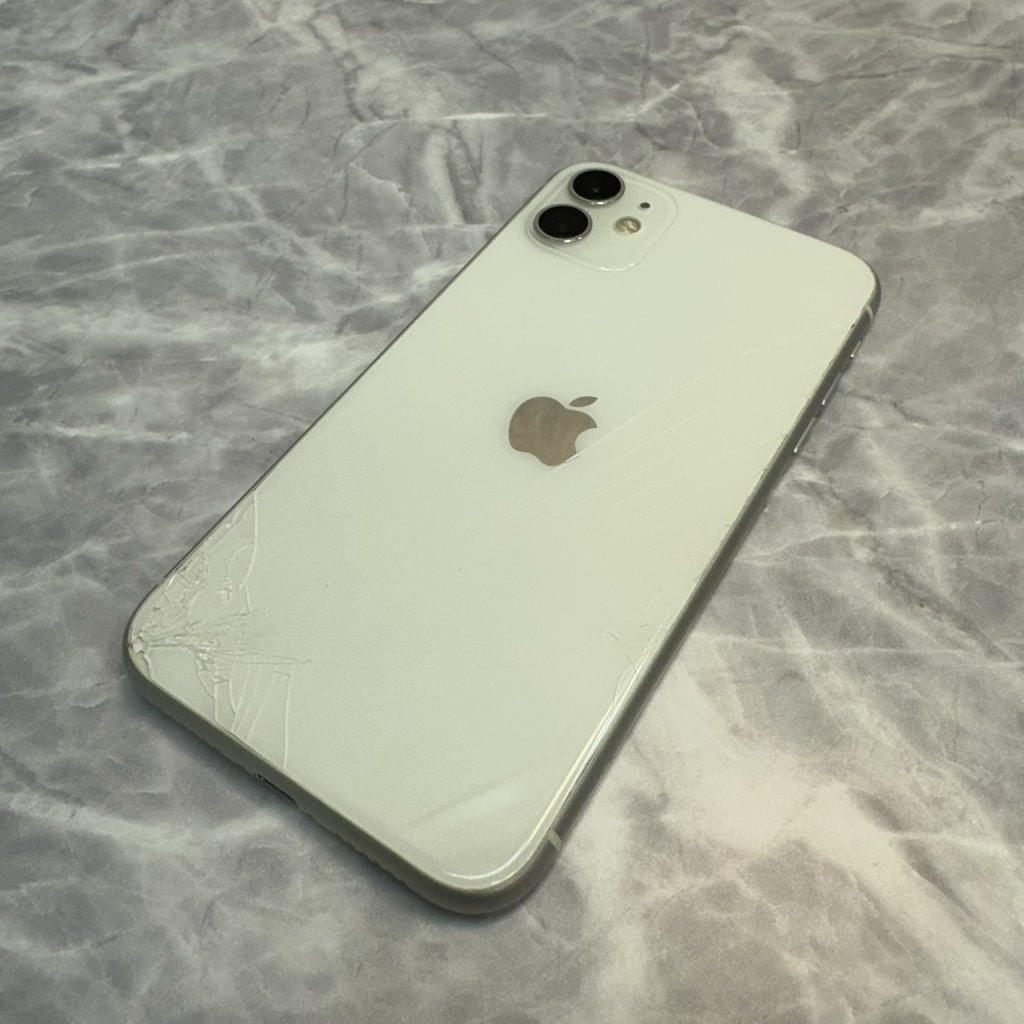 SIMロック解除(au) iPhone11 64GB ホワイト MHDC3J/A