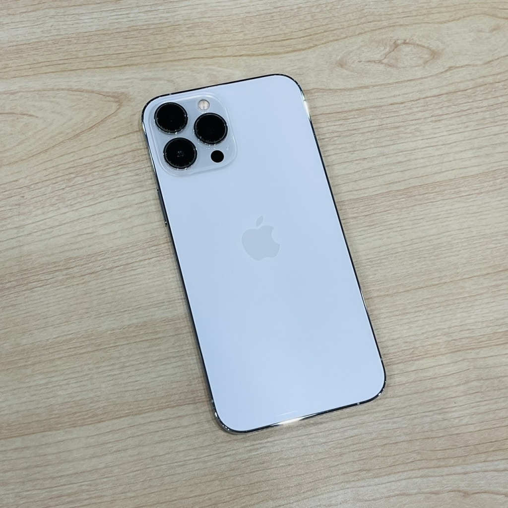 国内版SIMフリー iPhone13 Pro Max 256GB シルバー MLJ93J/A