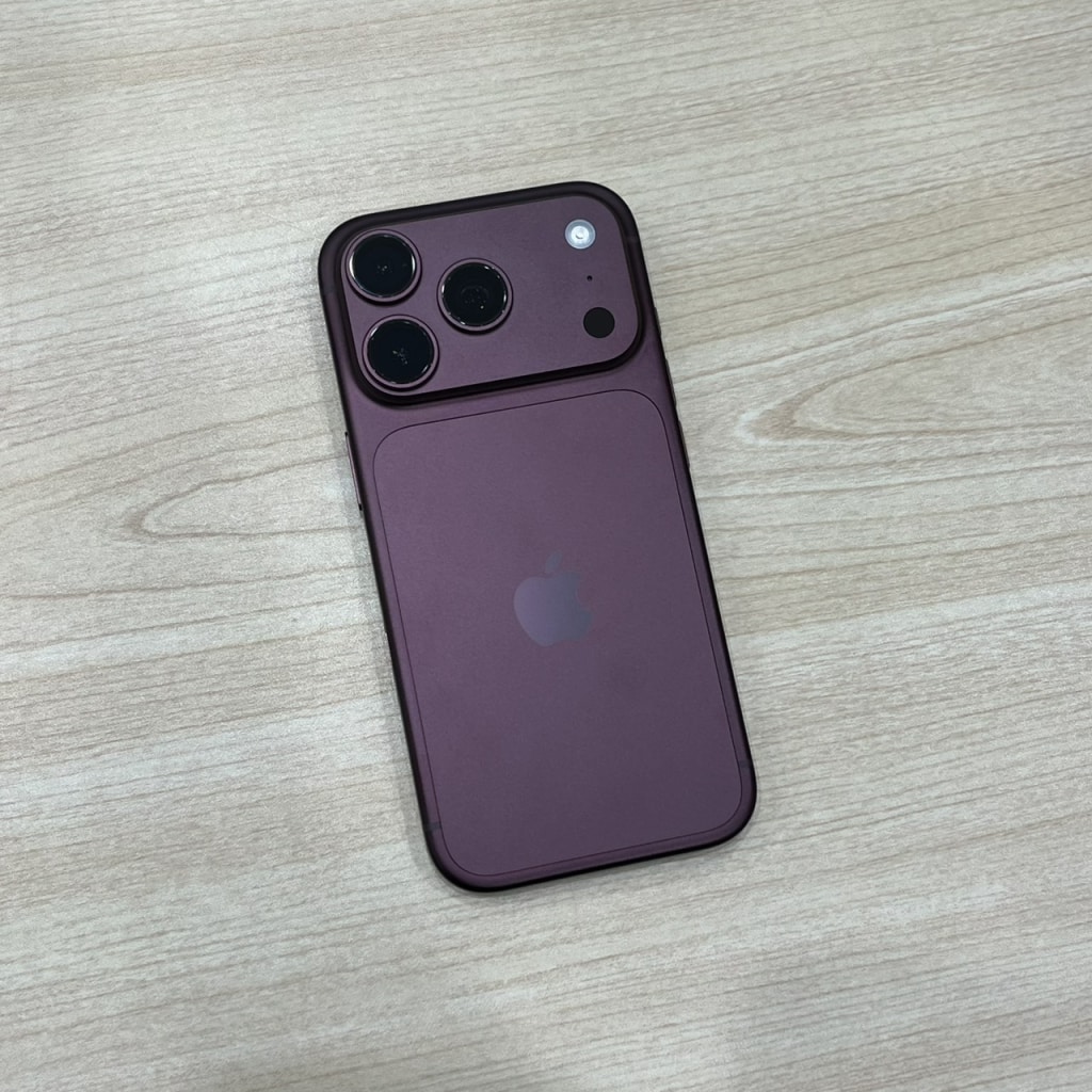 SIMロック解除(Softbank) iPhone18 Pro 256GB バーガンディ MJR74J/A