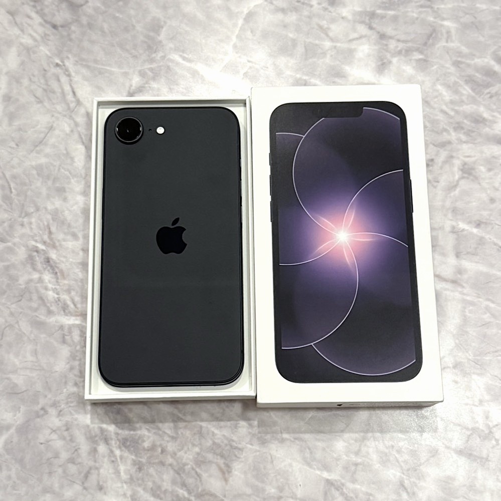 Apple iPhone17e 256GB ブラック MHRN4J/A