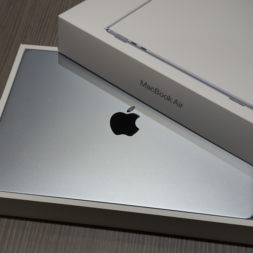 Apple MacBook Air 13.6インチ M5チップ メモリ16GB ストレージ1TB MDHJ4J/A スカイブルー