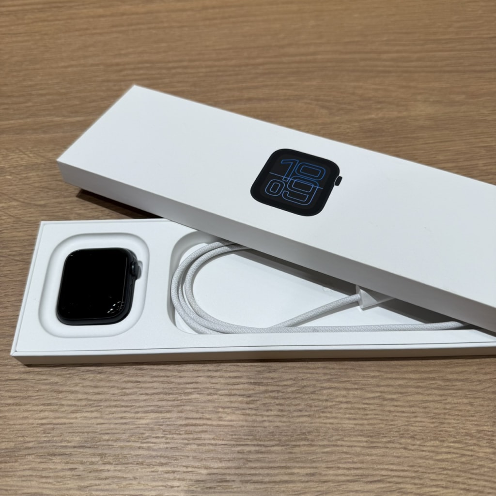 Apple Watch SE3 GPSモデル 40mm MEHX4J/A