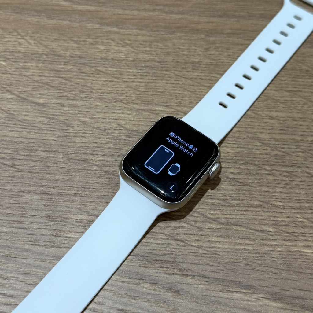 Apple Watch SE2 GPS スターライトアルミニウム MRTQ3J/A