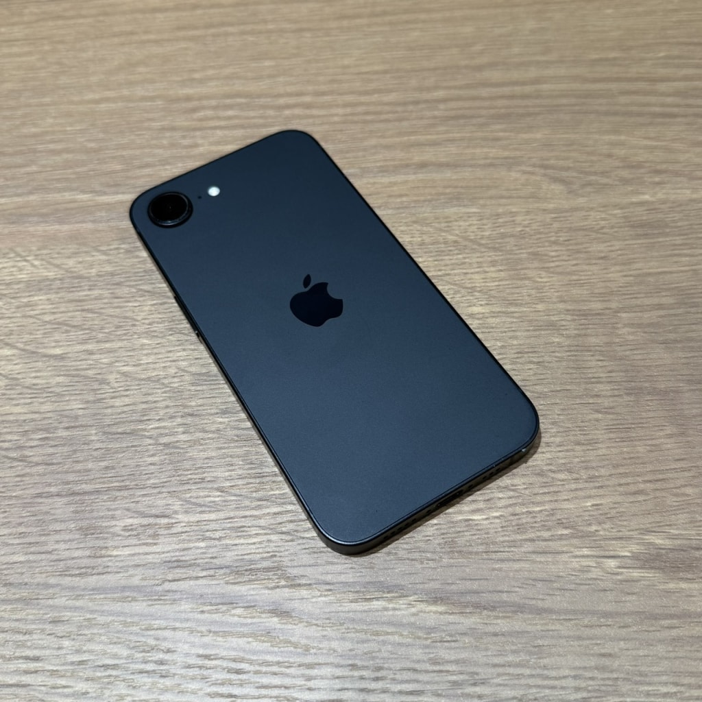 iPhone16e ブラック 128GB MD1Q4J/A