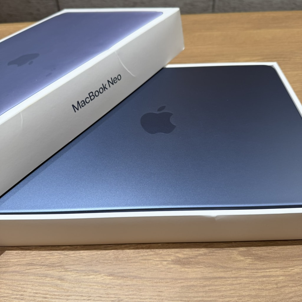 MacBook Neo 13インチ 8GB 256GB インディゴ MHFF4J/A