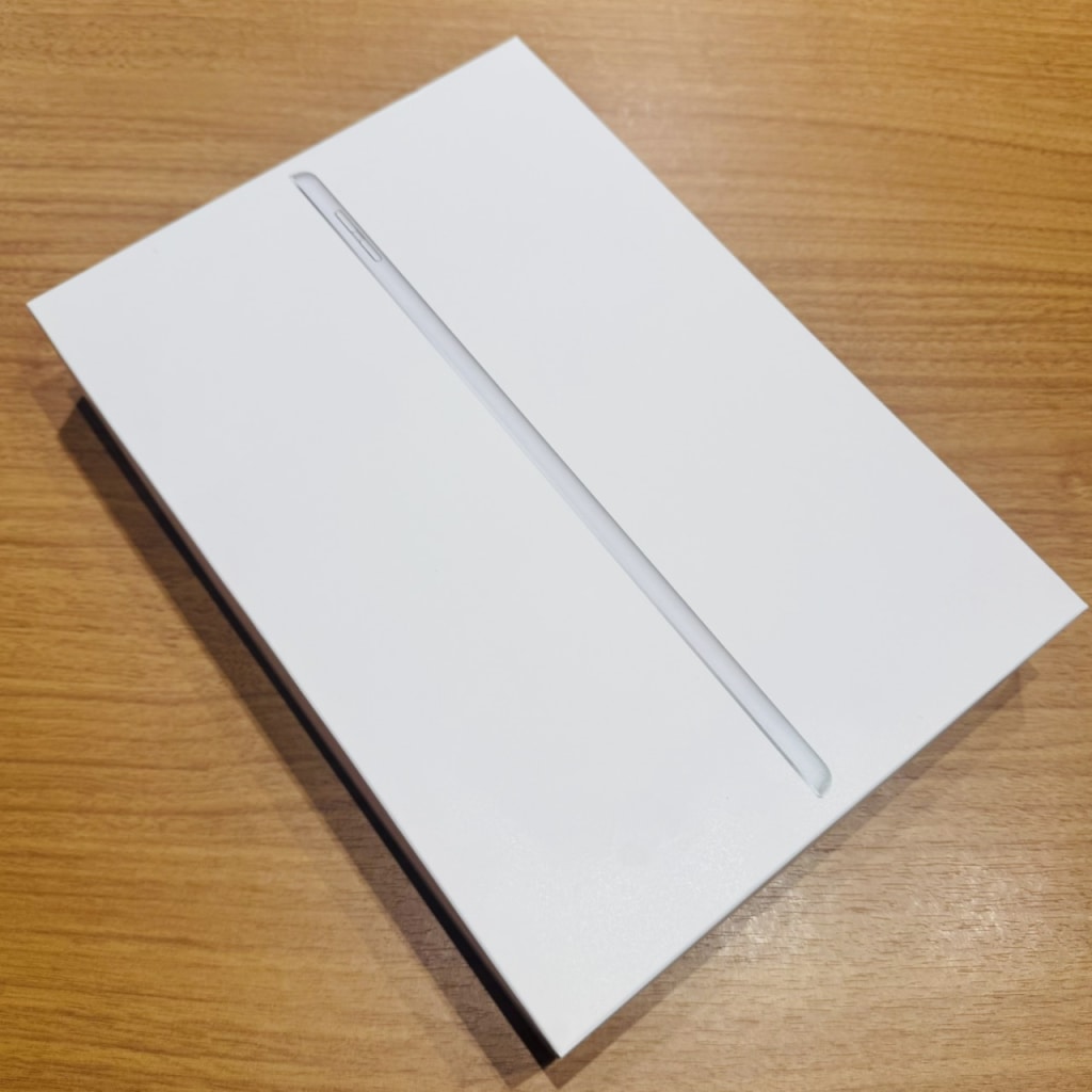 SIMロック解除(docomo) iPad 第9世代 Cellular 64GB シルバー MK493J/A
