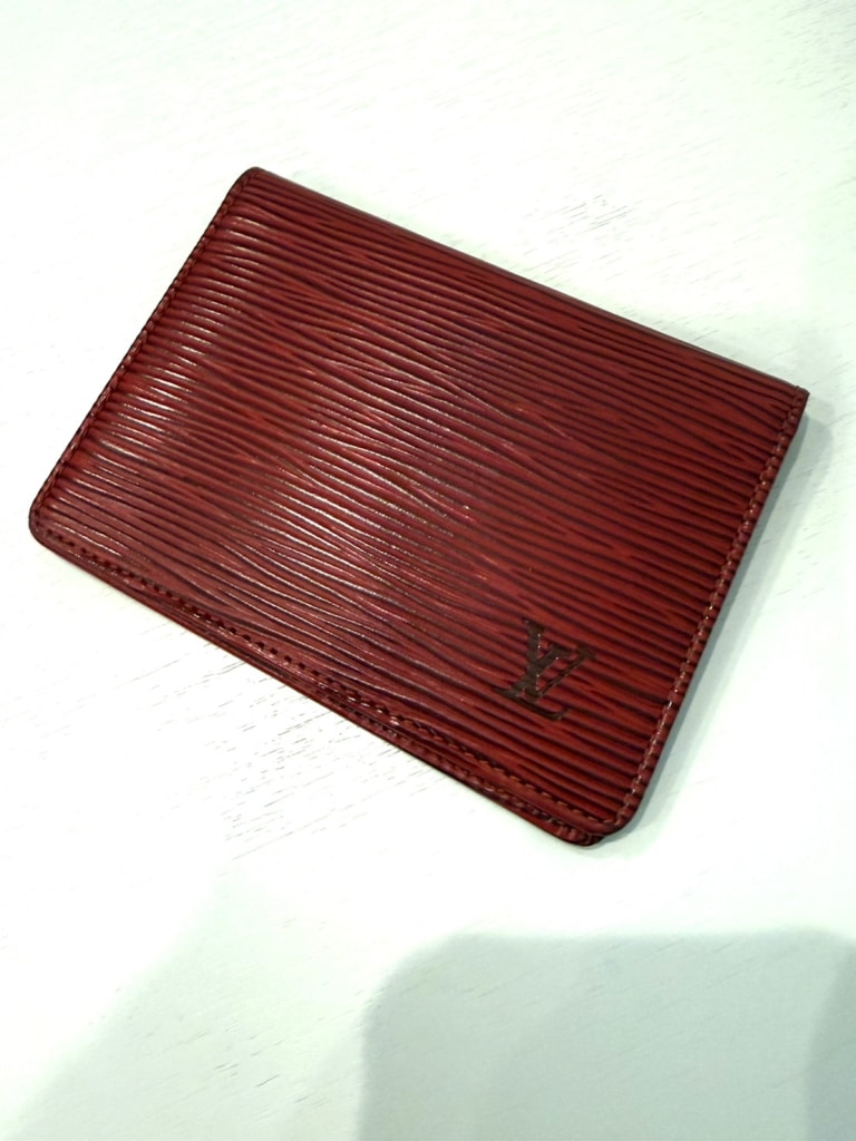 ルイヴィトン ポルト2カルトヴェルティカル エピ M63207