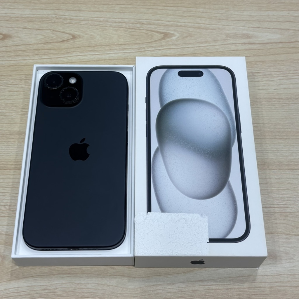 SIMロック解除(au) iPhone15 256GB ブラック MTMN3J/A