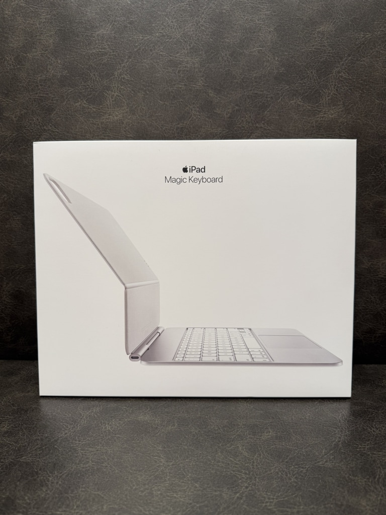 Apple Magic Keyboard ホワイト iPad Pro 13インチ（M4/M5）対応 MWR43LL/A