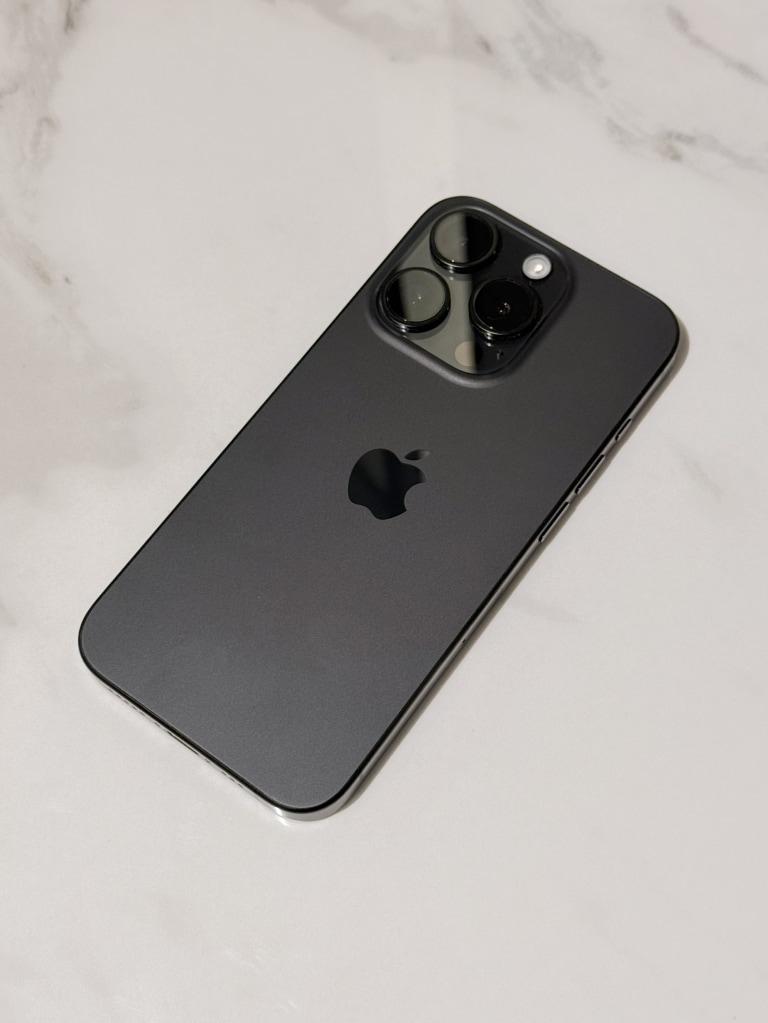 Apple iPhone15Pro 128GB ブラックチタニウム NTU73J/A