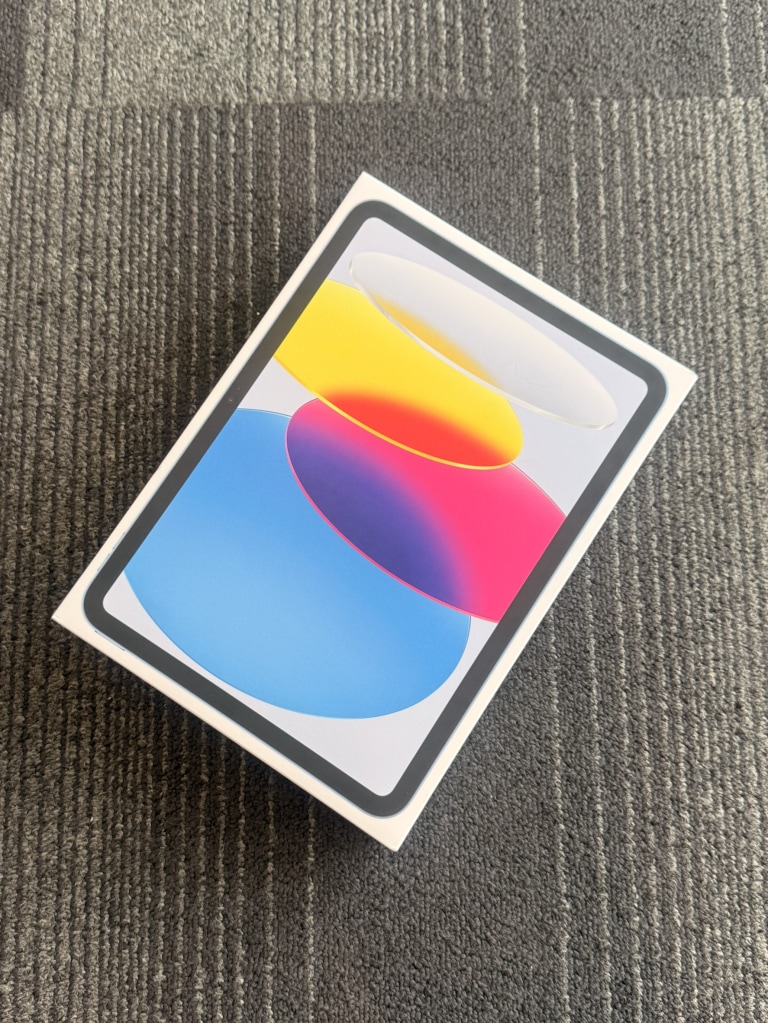 Apple iPad 第11世代 Wi-Fi＋Cellular 128GB ブルー MD7G4J/A