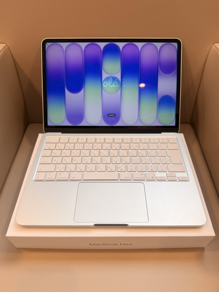 Apple MacBook Neo 13インチ 8GB 512GB シルバー MHFC4J/A