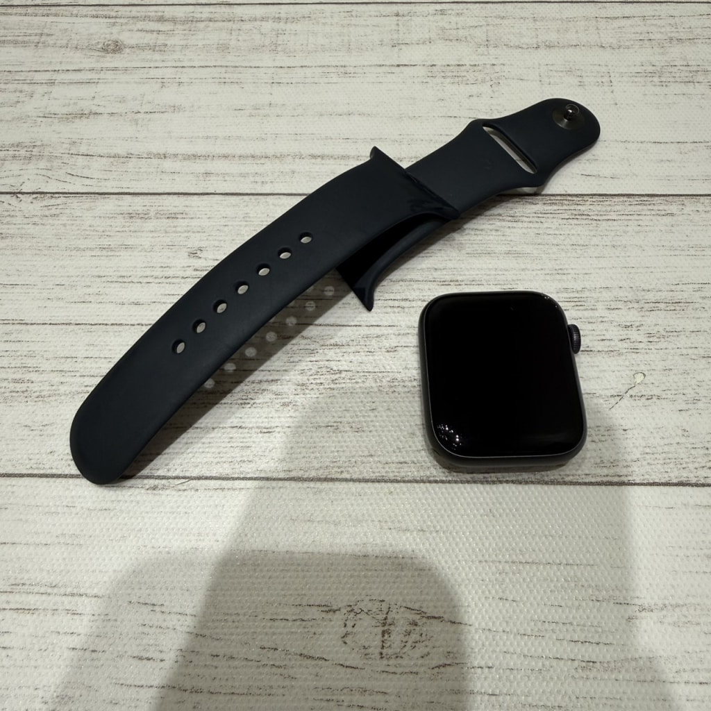 Apple Watch SE 第2世代 40mm GPSモデル MNL93J/A
