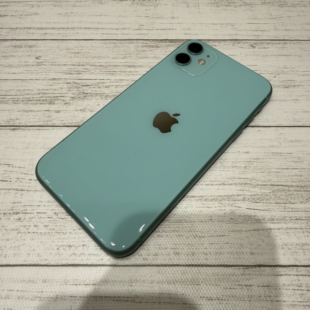 SIMロック解除(au)iPhone 11 256GB グリーン MWMD2J/A