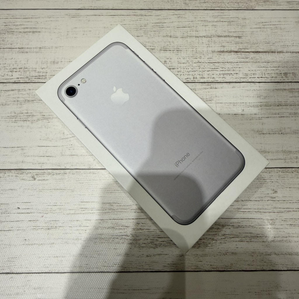 国内版SIMフリー iPhone7 128GB シルバー MNCL2J/A