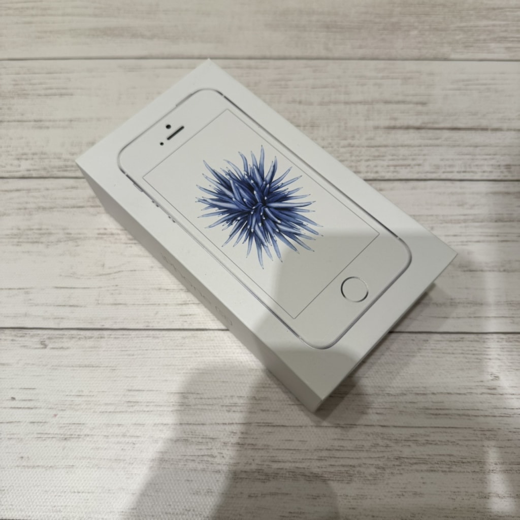国内版SIMフリー iPhoneSE 64GB シルバー MLM72J/A