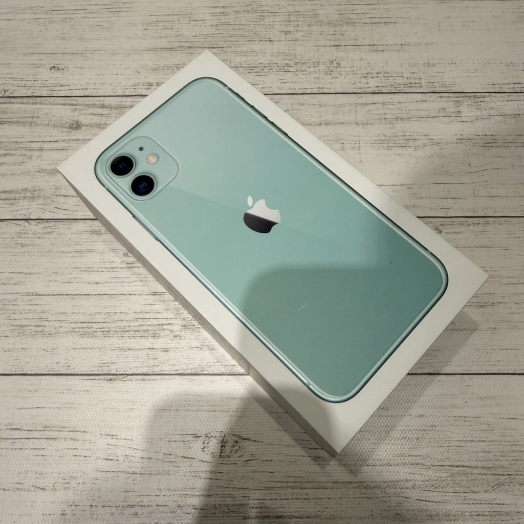 SIMロック解除(au) iPhone11 64GB グリーン MWLY2J/A