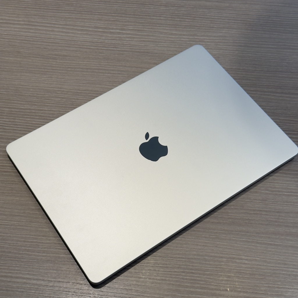 MacbookAir 2024 M3 16GB 256GB シルバー MC9E4J/A