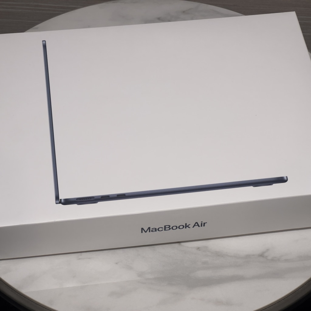 Apple MacBook Air M2 13インチ 2022 16GB 1TB