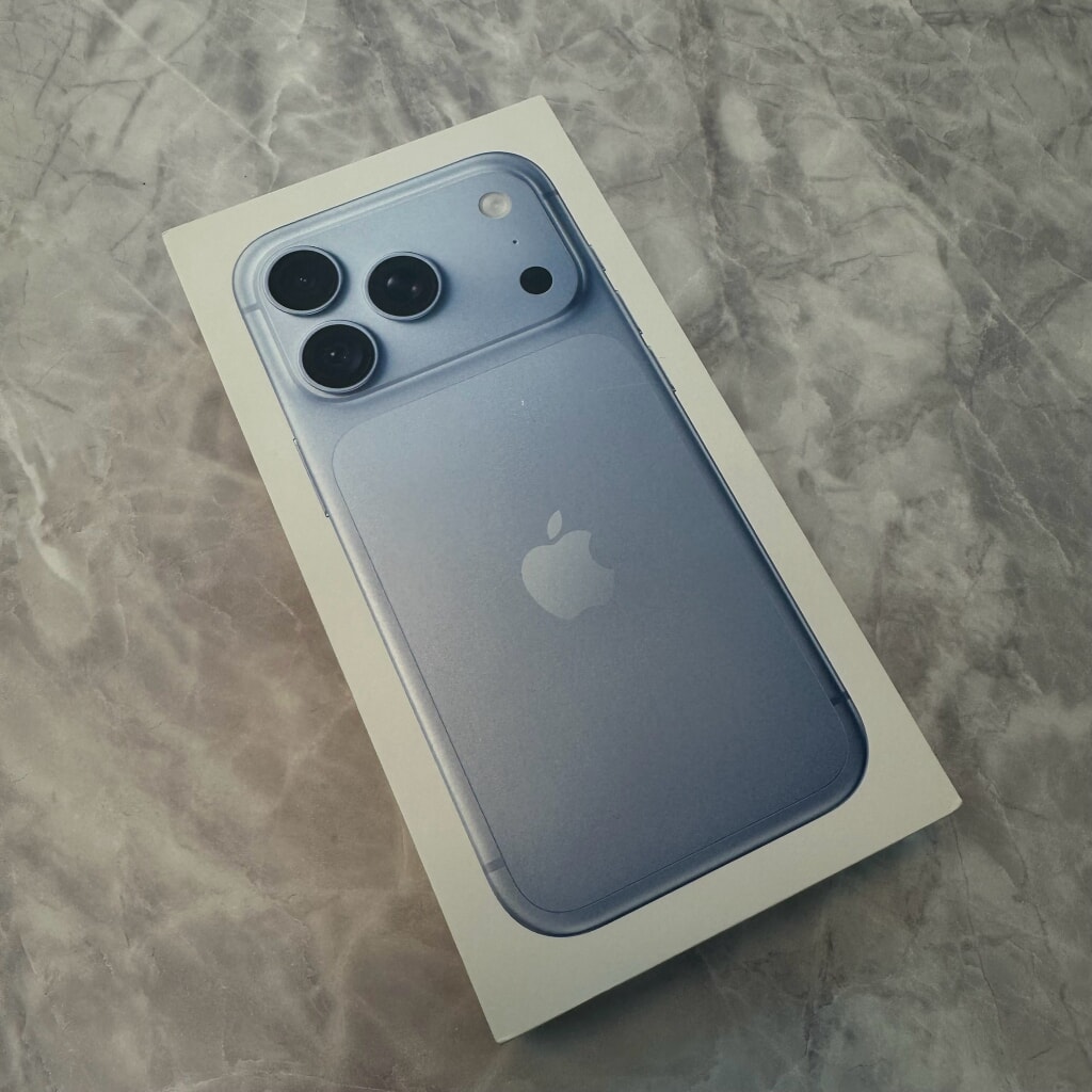 国内版SIMフリー iPhone18Pro 256GB グレイシャー MJR84J/A