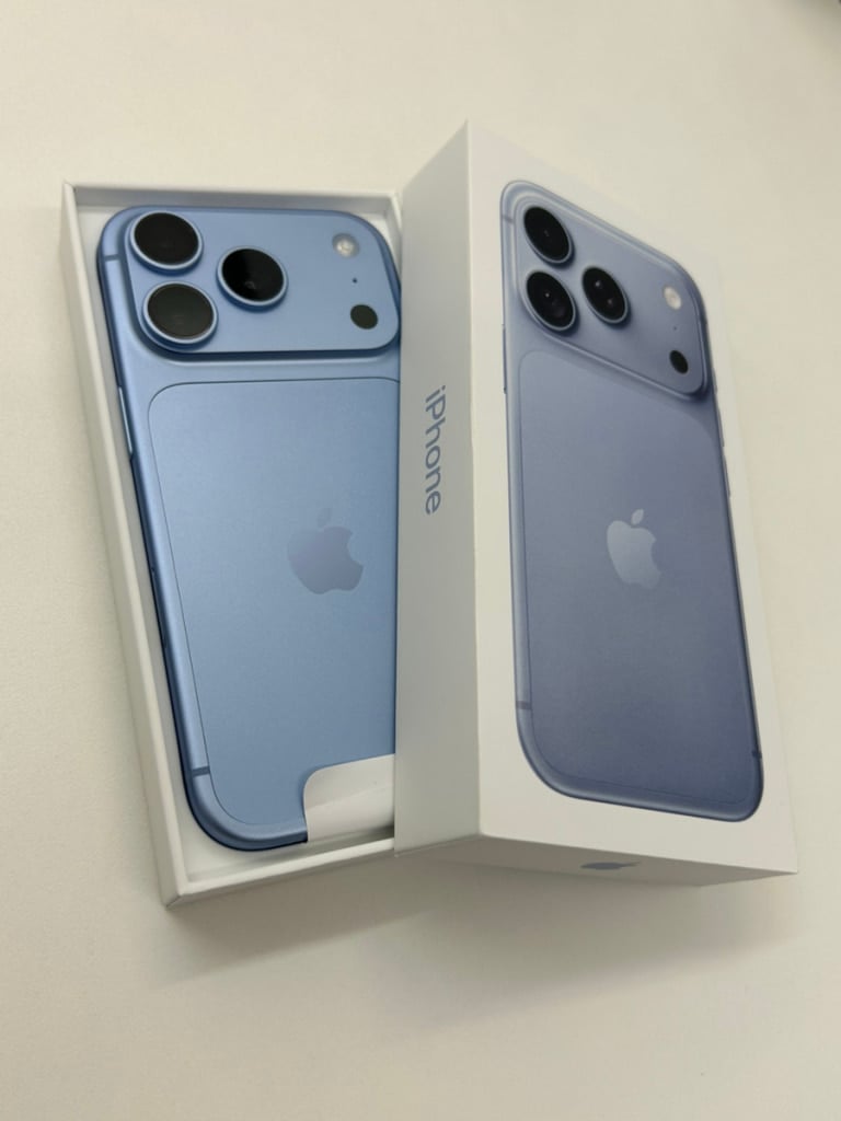 SIMロック解除(Softbank) iPhone18Pro 256GB グレイシャー MJR84J/A