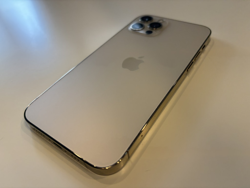 SIMロック解除(Softbank)iPhone12Pro 128GB ゴールド MGM73J/A