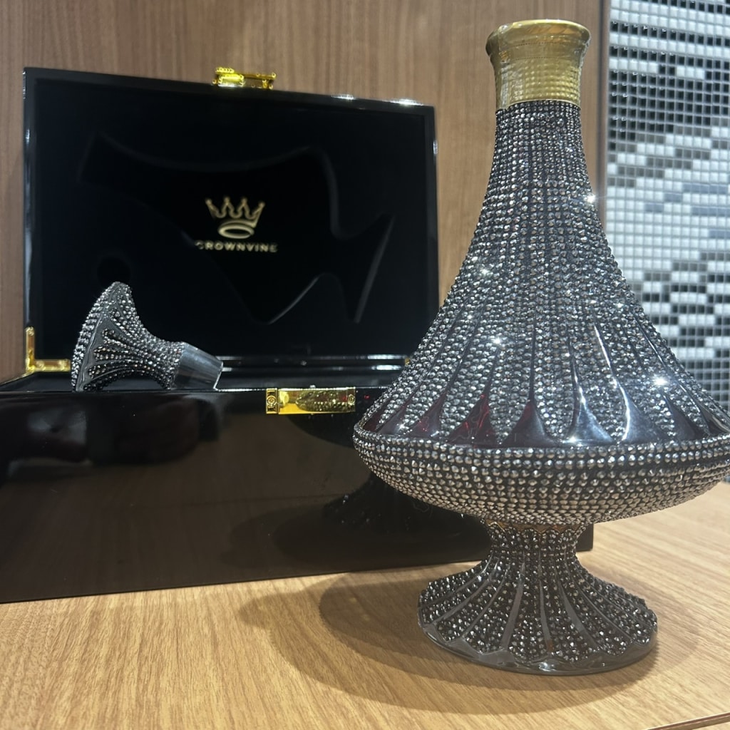 クラウンバイン クリスタルデキャンタ トラディションスタイル ブラックパール 600ml/40度/瓶