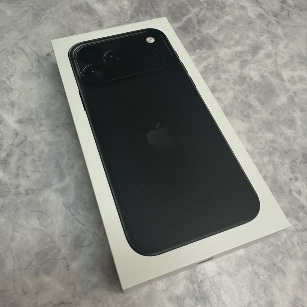 iPhone18ProMAX 256GB ブラック MJX54J/A