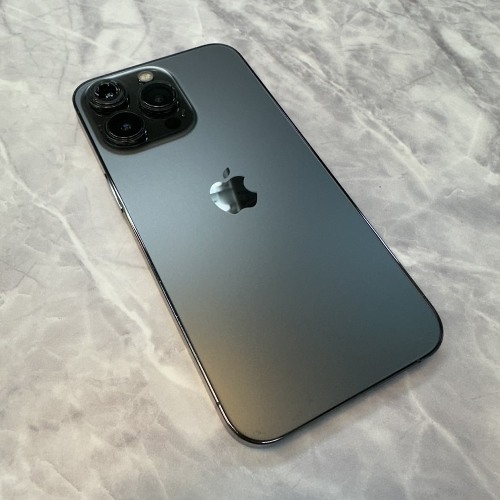 SIMロック解除(docomo) iPhone13Pro 128GB グラファイト MLUE3J/A
