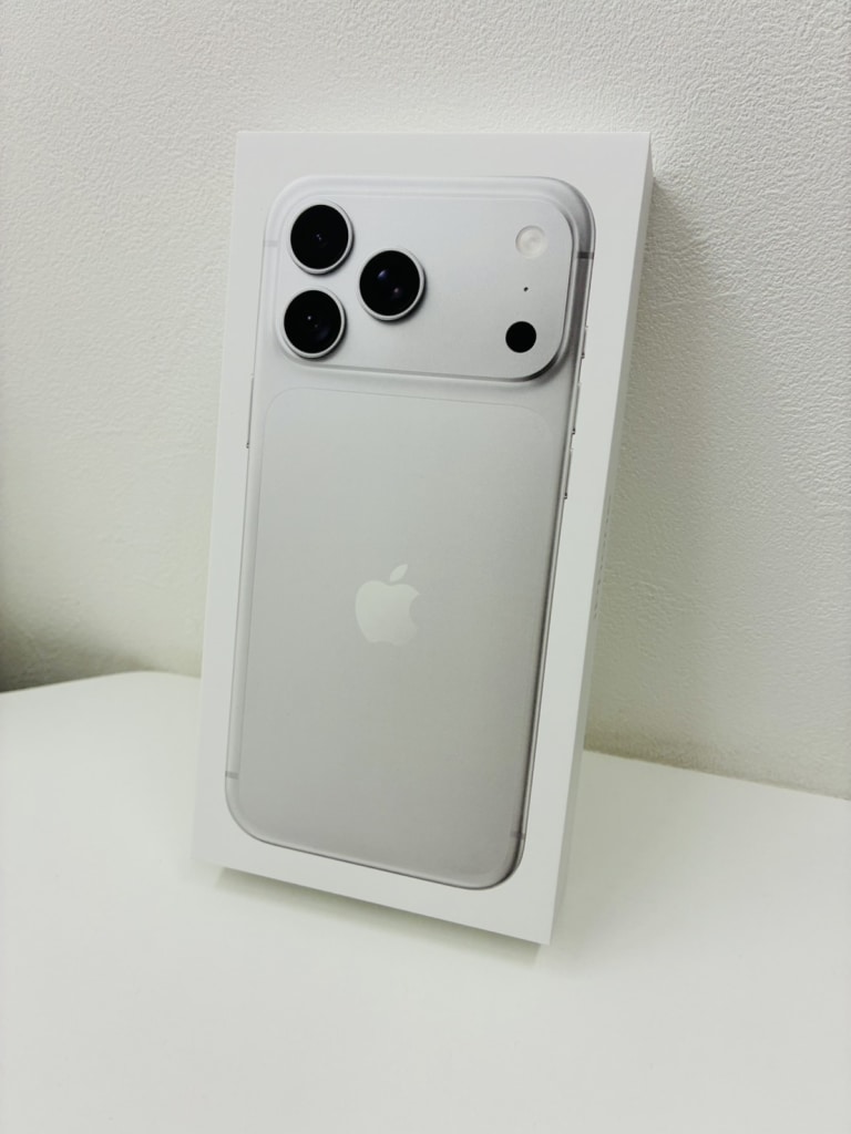 国内版SIMフリー iPhone18 Pro Max 256GB シルバー MJX64J/A