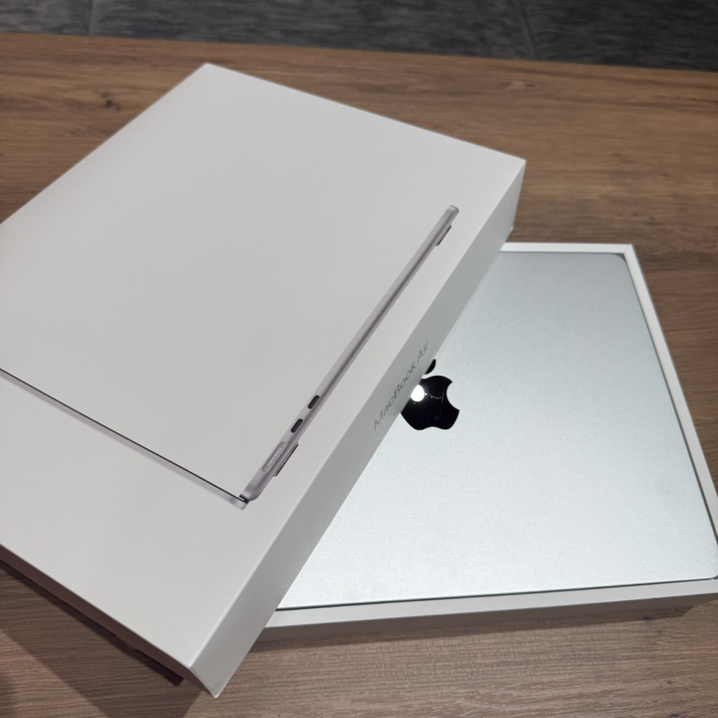 MacBook Air 13インチ M4 24GB 512GB シルバー MC654J/A