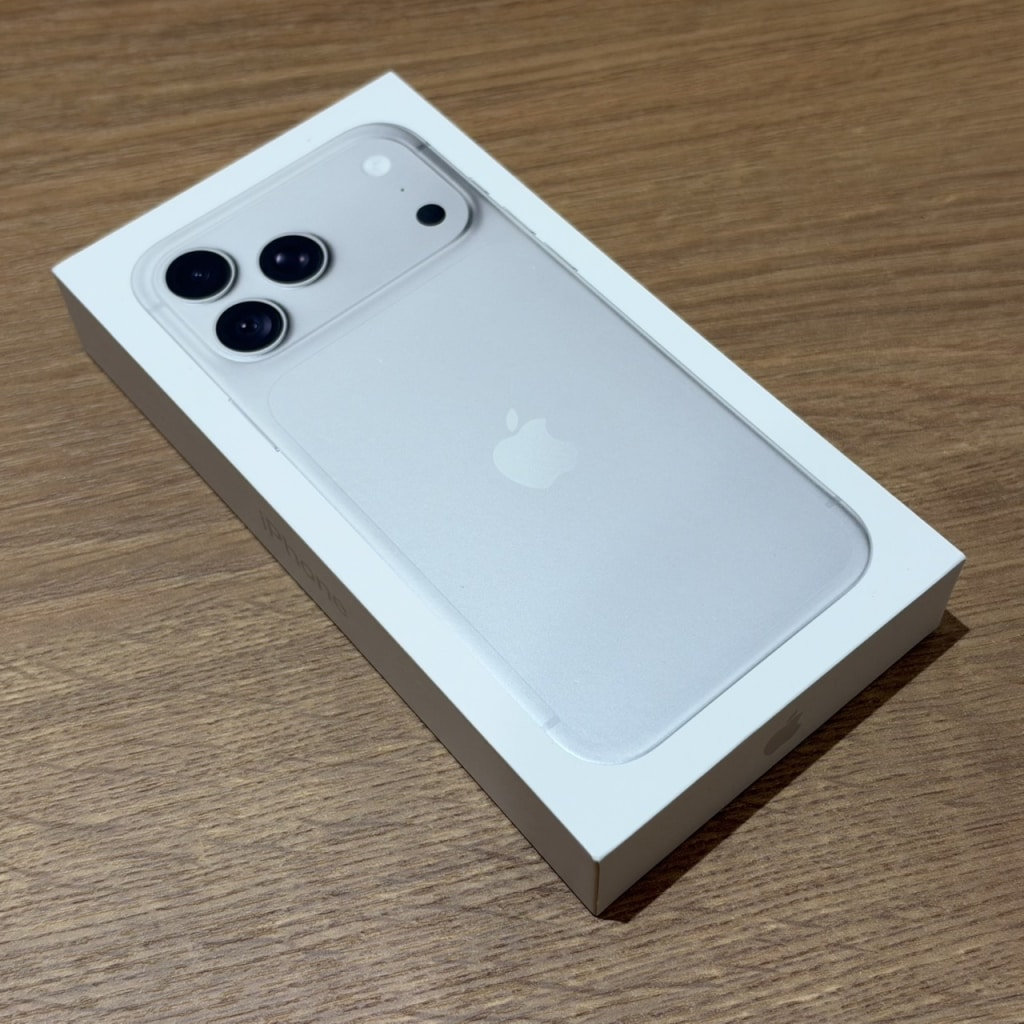iPhone18 Pro Max 256GB シルバー MJX64J/A